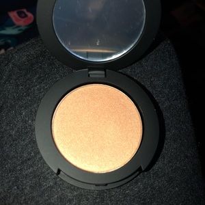 Younique touch powder luminizer